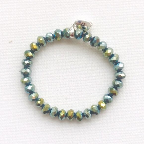 4/$25 AVON Metallic Beaded Bracelet Heart Charm - Picture 2 of 3